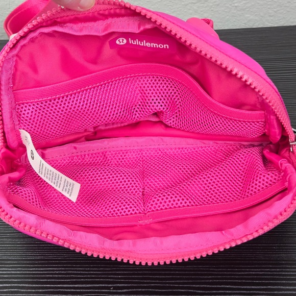 Lululemon Everywhere Belt Bag Sonic Pink 1L New With Tags - Picture 3 of 12